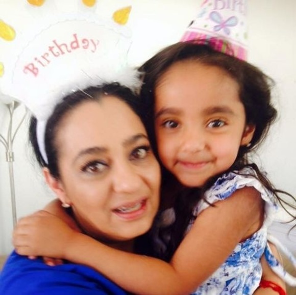 Meet your Posher, Laura - Picture 1 of 1